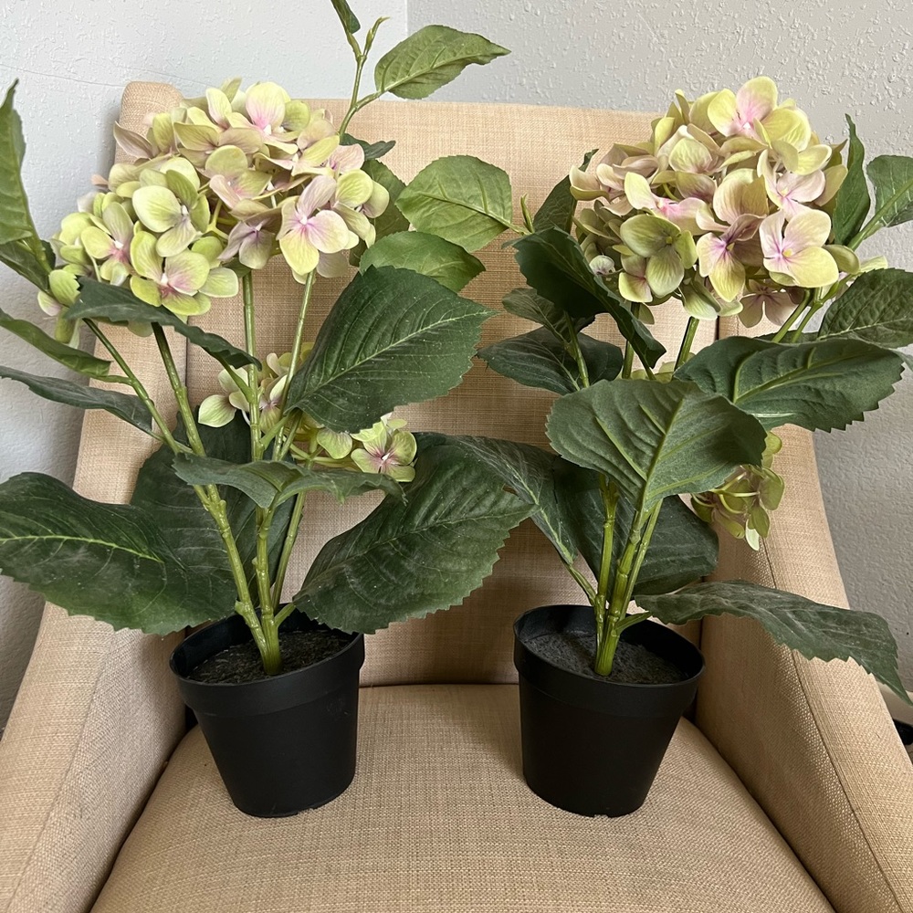 IKEA | 2 pc Artificial hydrangeas